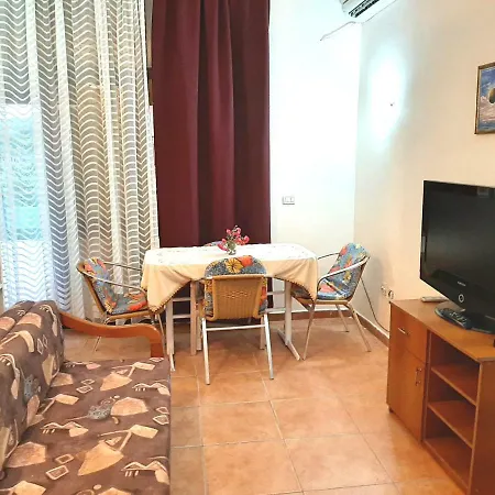 Apartament Near The Sea In Golem For 5 Persons * Golem (Tirana)